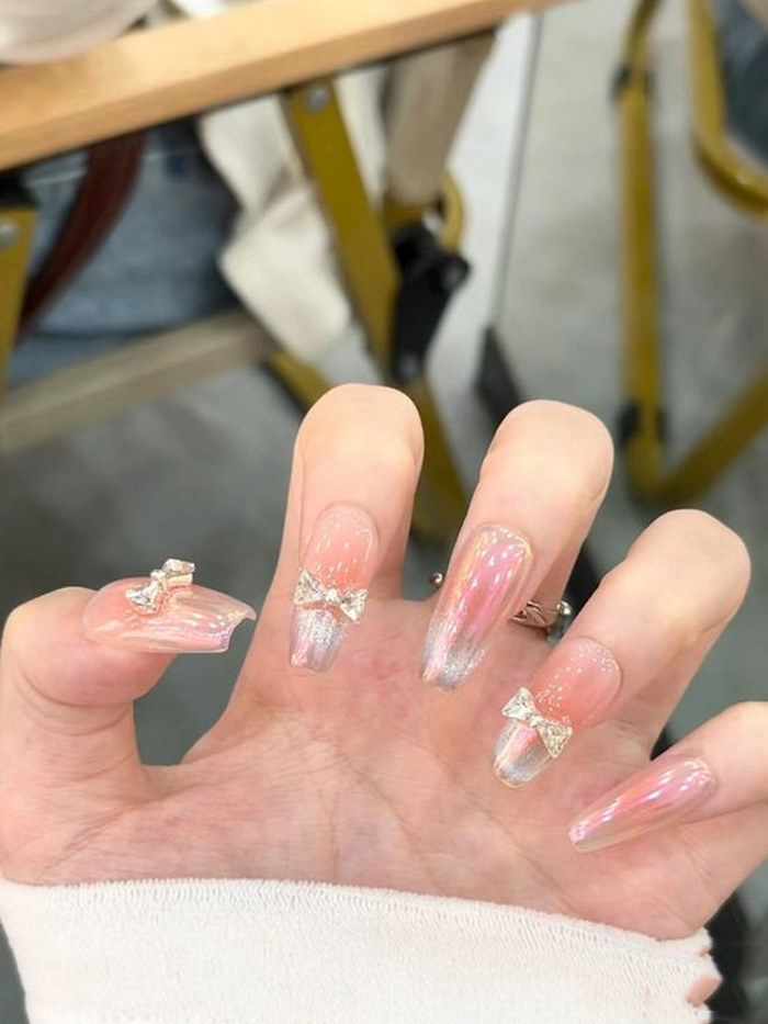 Những mẫu nail màu hồng thạch dễ thương cho bạn gái - ALONGWALKER