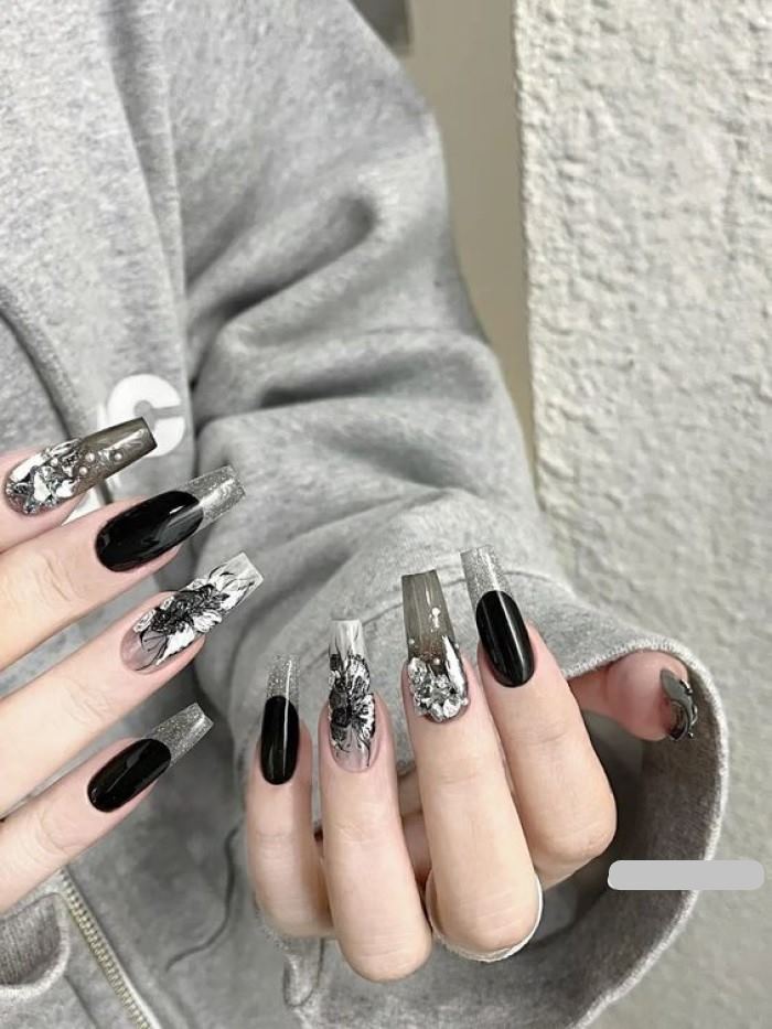nail box nuna móng úp thiết kế móng tay màu đen kẻ dạ len phong cách  vintage - Chăm sóc móng | TheFaceHolic.com