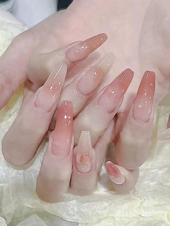 mẫu nail hồng nude