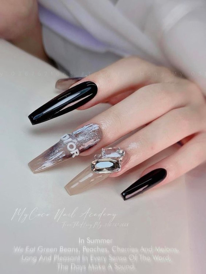 nail xinh màu đen