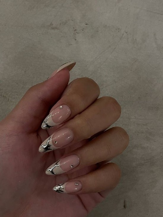 thiết kế mẫu nail đơn giản