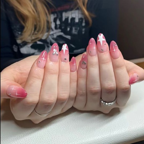 mẫu nail hồng trắng