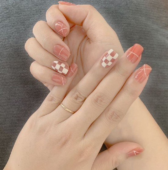 mẫu nail hồng