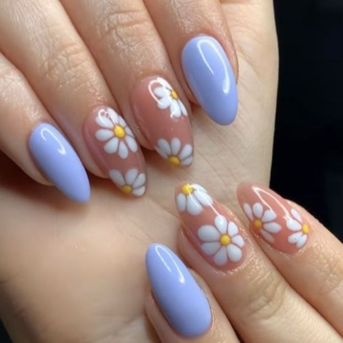 mẫu nail vẽ hoa cúc đơn giản
