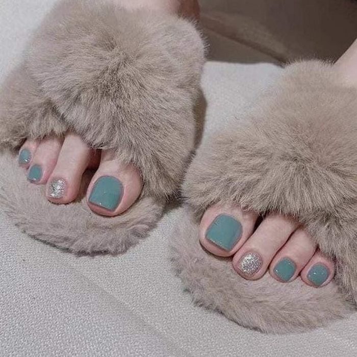 nail chân màu xanh đơn giản