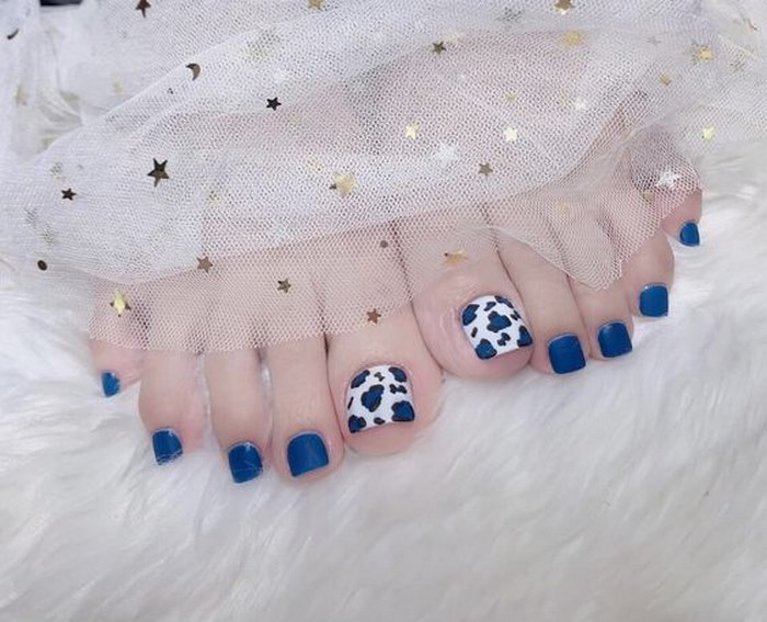 sơn nails chân xanh xinh đơn giản