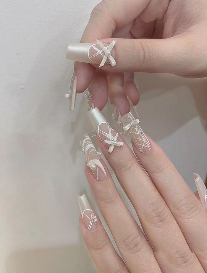 sơn nails mệnh kim đơn giản