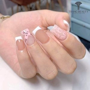 Nail Dior: Sự sang trọng và tinh tế cho bộ sưu tập móng của bạn