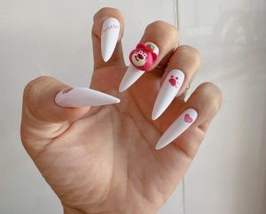 Nail gấu dâu: Sự đáng yêu và sành điệu thể hiện trên ngón tay