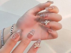 Nail màu nude thể hiện ự tinh tế và thanh lịch cho nàng