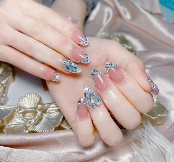 Top 8 tiệm nail uy tín và xịn sò nhất Quảng Bình