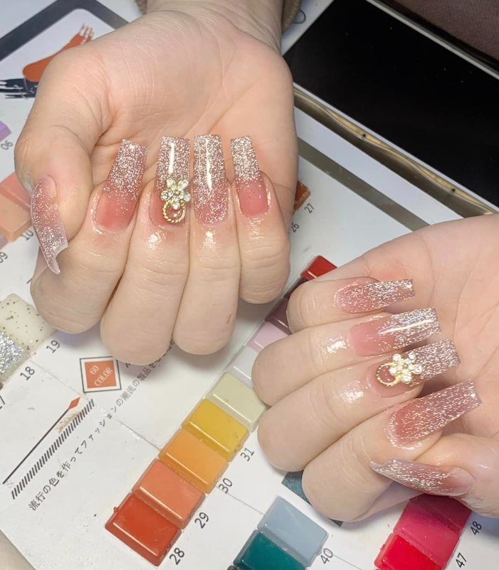 Tiệm Nail Hòa Bình