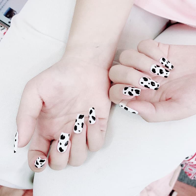 Họa tiết độc đáo cho mẫu nail thanh lịch