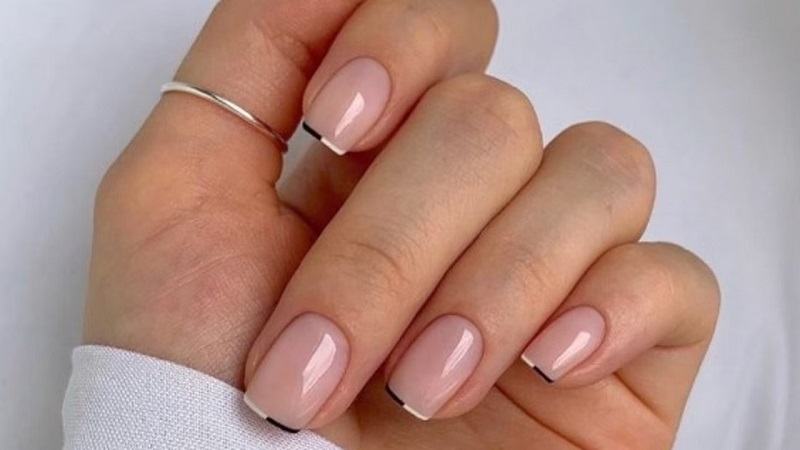 Mẫu nail cho người thích sự đơn giản