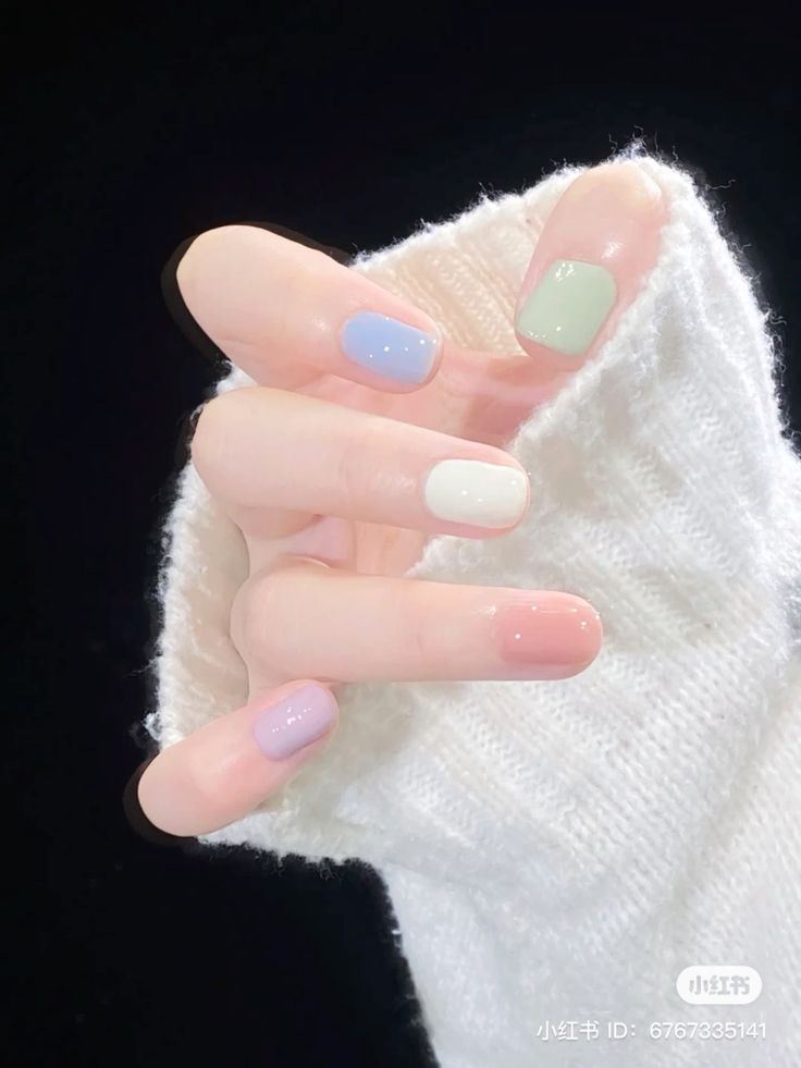 Mẫu nail pastel nhẹ nhàng