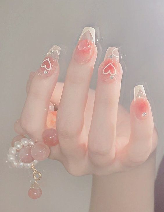 Mẫu nail vẽ trái tim