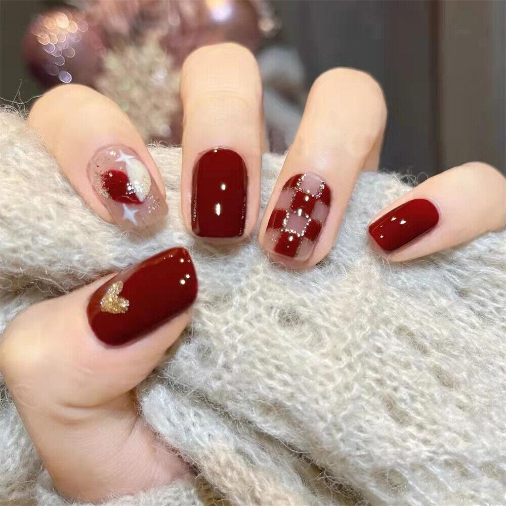 Nail đỏ kết hợp họa tiết karo