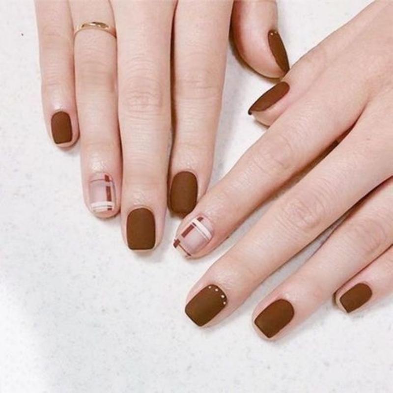 Nail nâu đất - mẫu nail đẹp tôn da