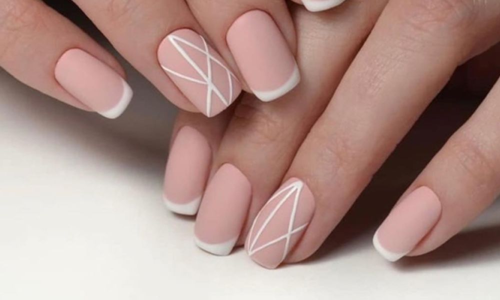 Nail sọc trang nhã cho nàng đi học