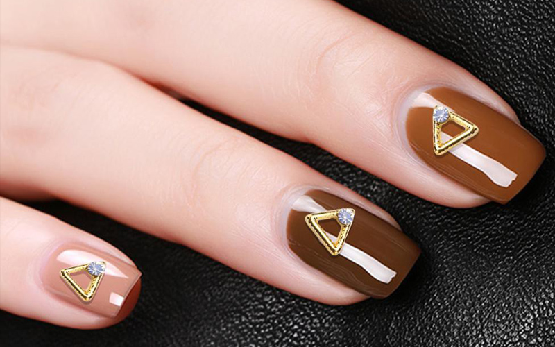 Charm nail hình học