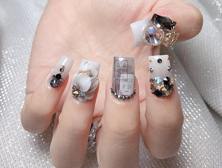 Mẫu nail cho da ngăm đen