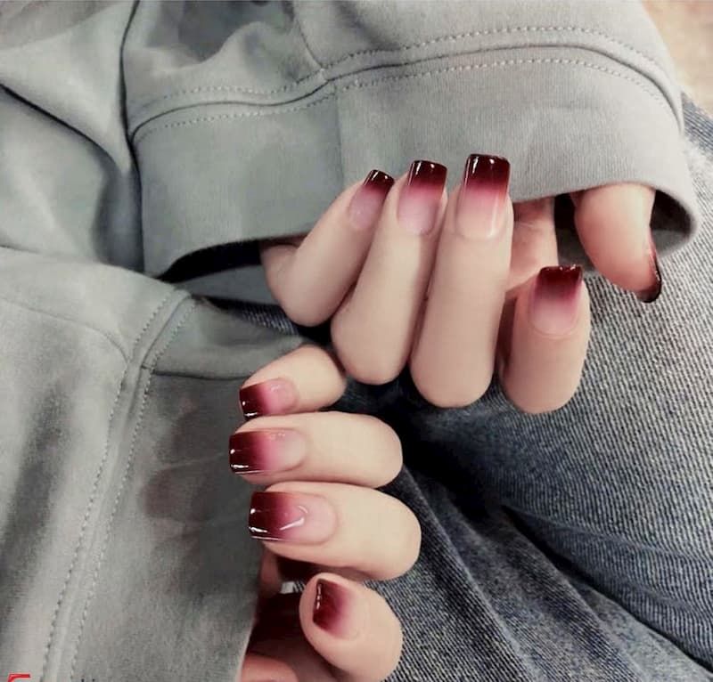 Mẫu nail đỏ rượu ombre