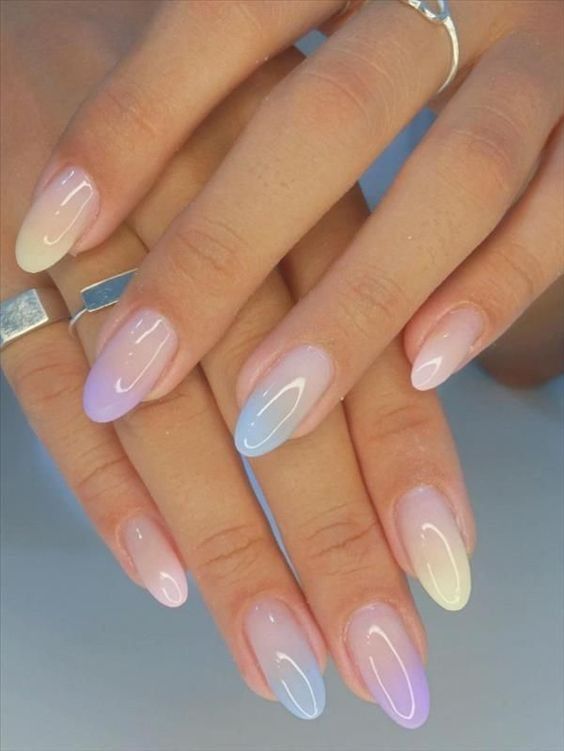 Mẫu nail hiệu ứng ombre pastel