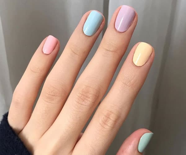 Mẫu nail kết hợp nhiều màu