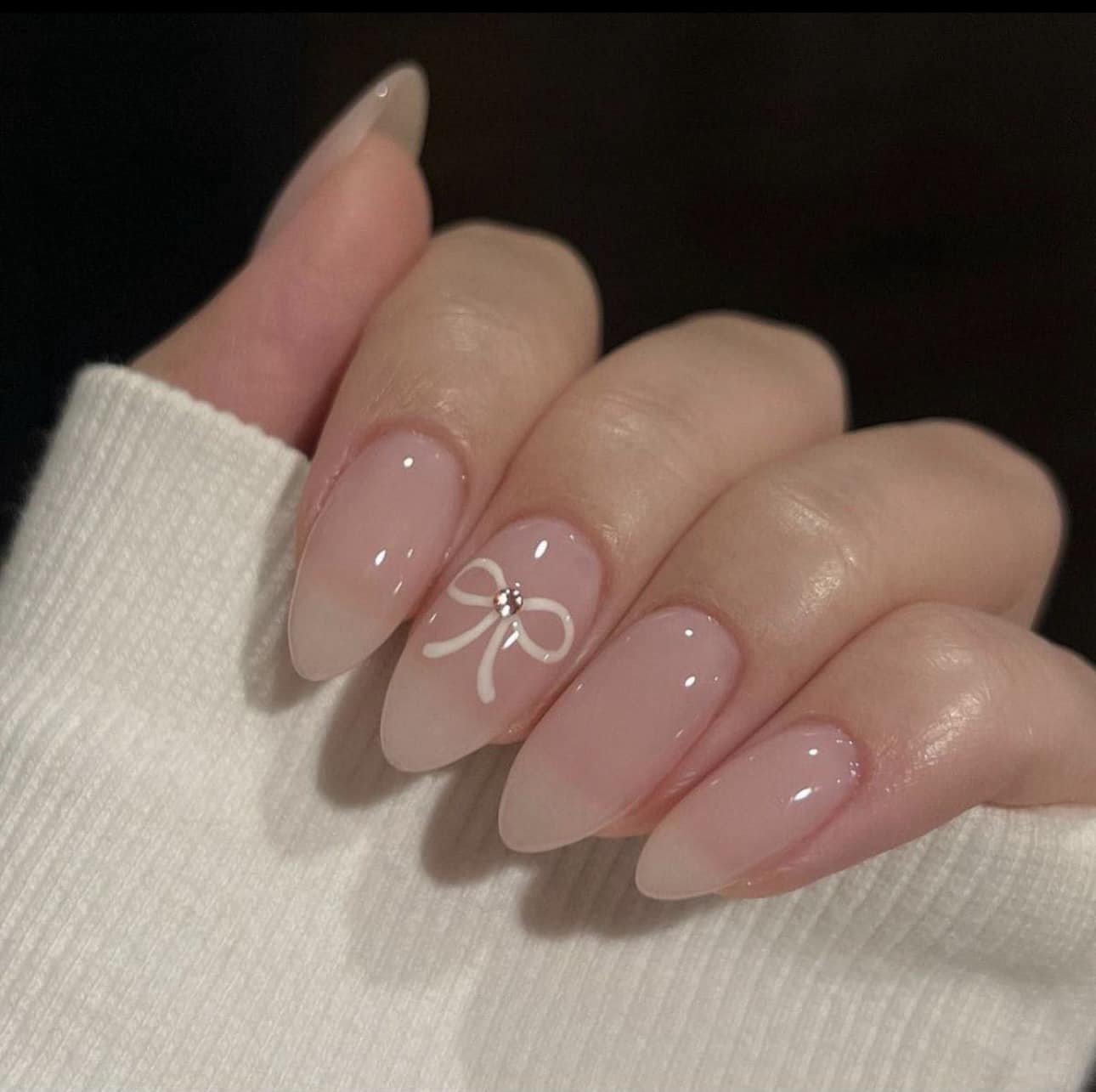 Mẫu nail nơ đơn giản