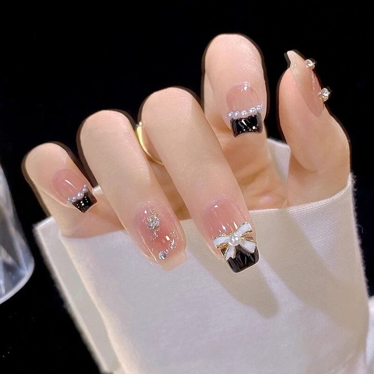 Mẫu nail nơ phối màu