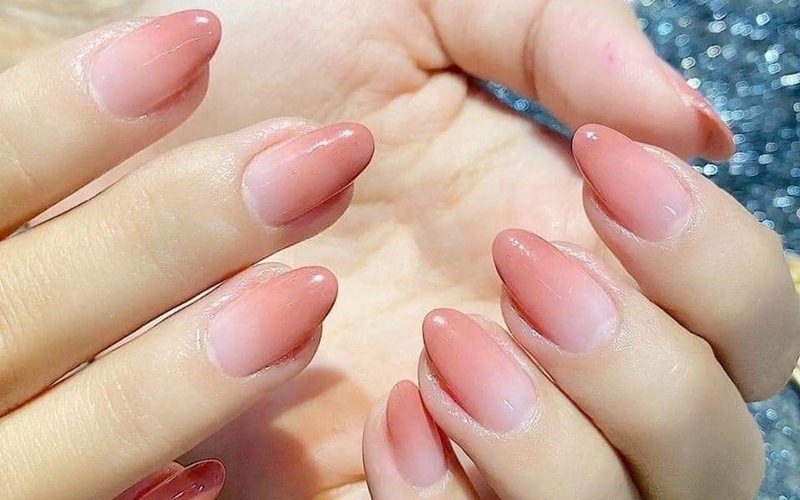 Mẫu nail ombre đơn sắc