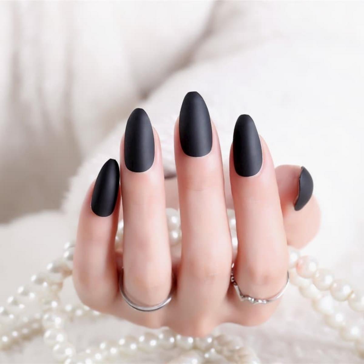 Nail đen nhám - Đơn giản nhẹ nhàng nhưng cũng mạnh mẽ đầy khí chất