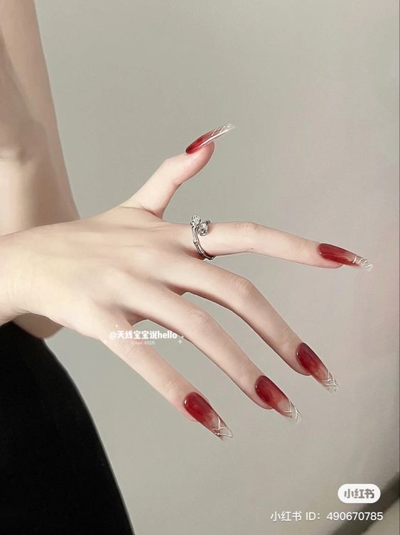 Nail đỏ rượu ombre