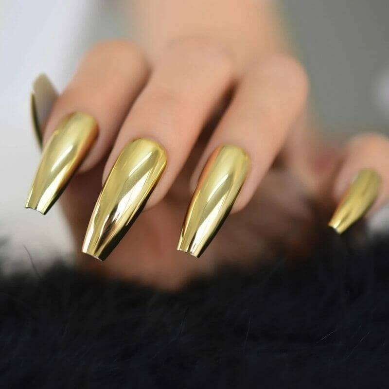 Nail vàng gold da ngăm