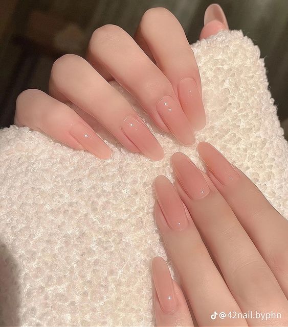 Mẫu nail hồng nhạt trơn 