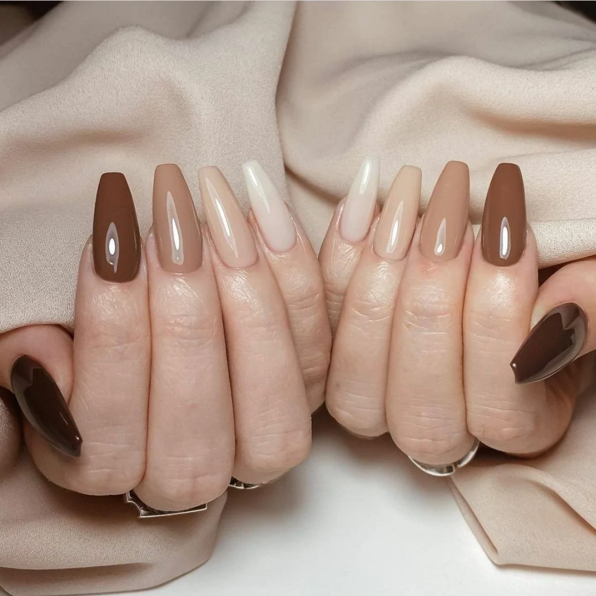 Các mẫu nail màu nâu tây đẹp – thanh lịch – sang cho nàng