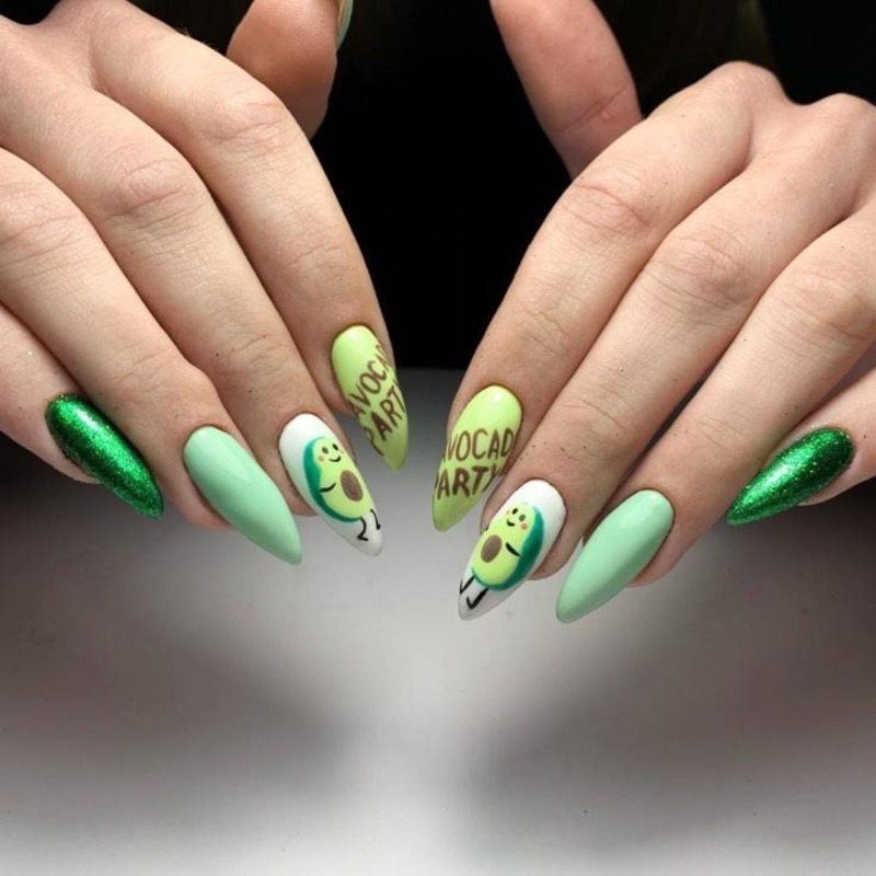 Mẫu nail mát mắt với sự kết hợp bới nhiều màu sắc